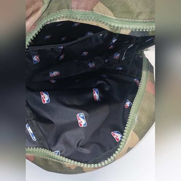 Herschel Supply Company LA Clippers Green Camo Backpack with Logo - Picture 5 of 7